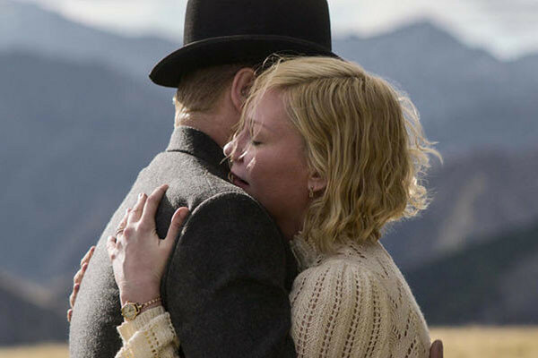 The Movie posters & stills of Netflix Movie 