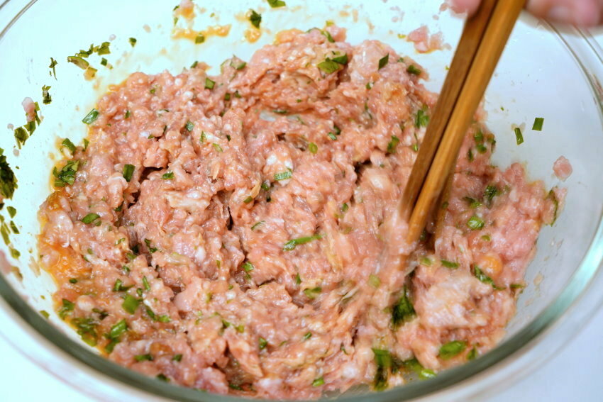 【食譜】餛飩包法、做法比例．內餡加一配料，口味升級!