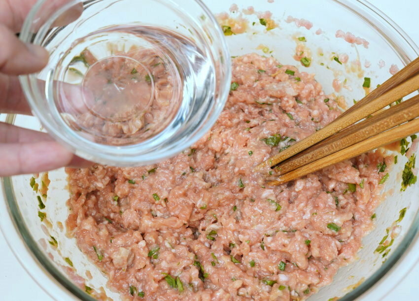 【食譜】餛飩包法、做法比例．內餡加一配料，口味升級!