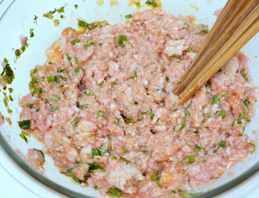 【食譜】餛飩包法、做法比例．內餡加一配料，口味升級!