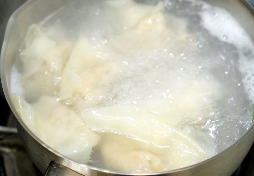 【食譜】餛飩包法、做法比例．內餡加一配料，口味升級!