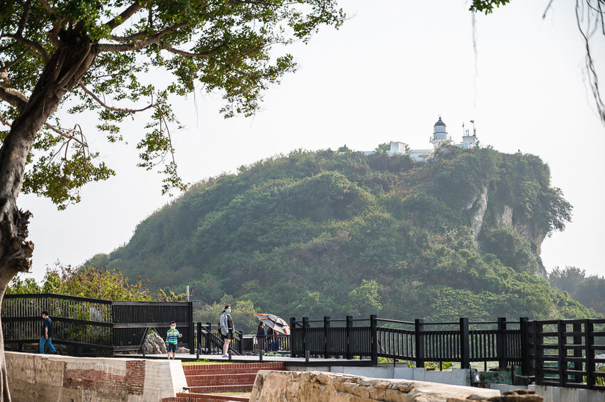 ｜高雄景點｜雄鎮北門，讓你近距離觀看超大貨輪進出港的絕佳景點 - Hallo！I'm 婷兒