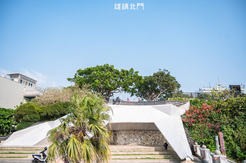 ｜高雄景點｜雄鎮北門，讓你近距離觀看超大貨輪進出港的絕佳景點 - Hallo！I'm 婷兒