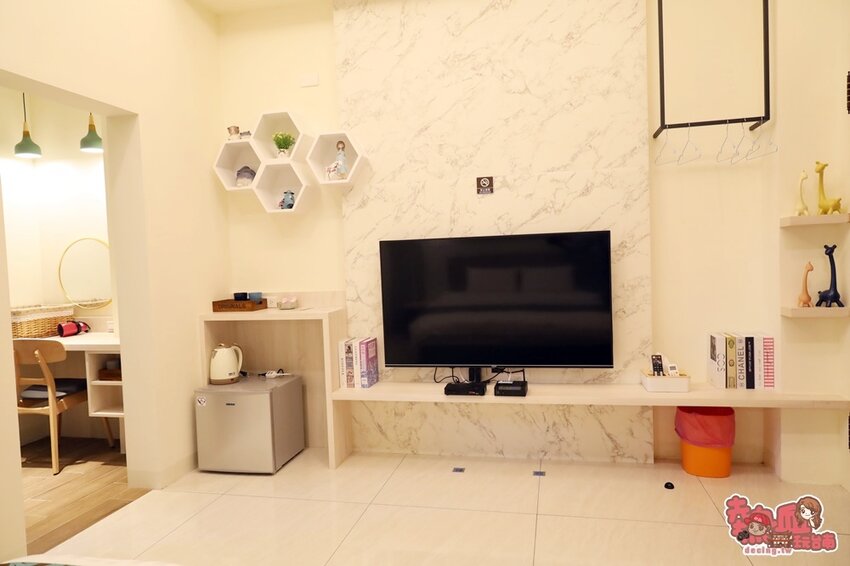 【台南民宿】台南安平全新包棟民宿！無人旅店進退房無接觸，還有免費KTV唱到飽：幸福拾光二當家 - 熱血玩台南。跳躍新世界