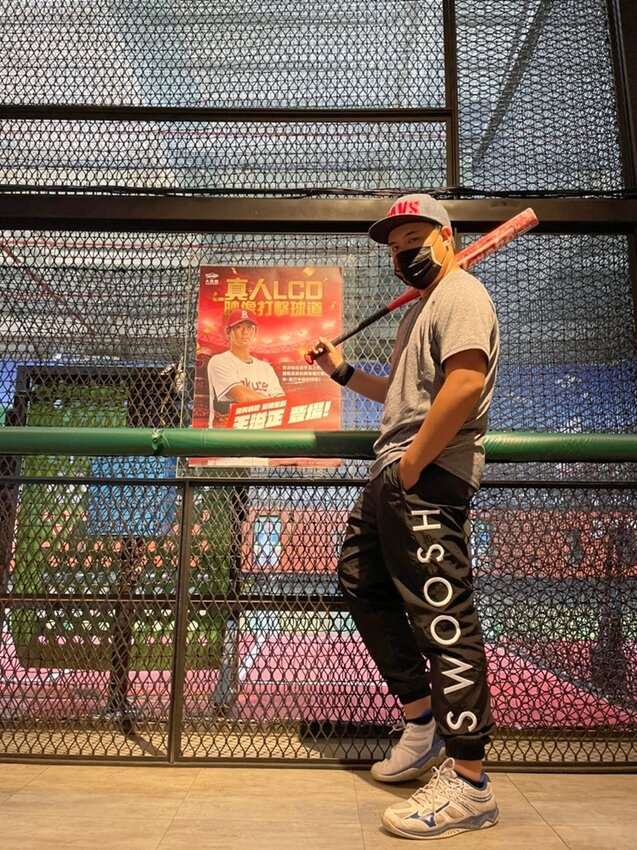 【高雄景點】全台最強美式生活Outlets！超過220間店家進駐，還有全台最大的VR虛擬實境樂園：SKM Park - 熱血玩台南。跳躍新世界