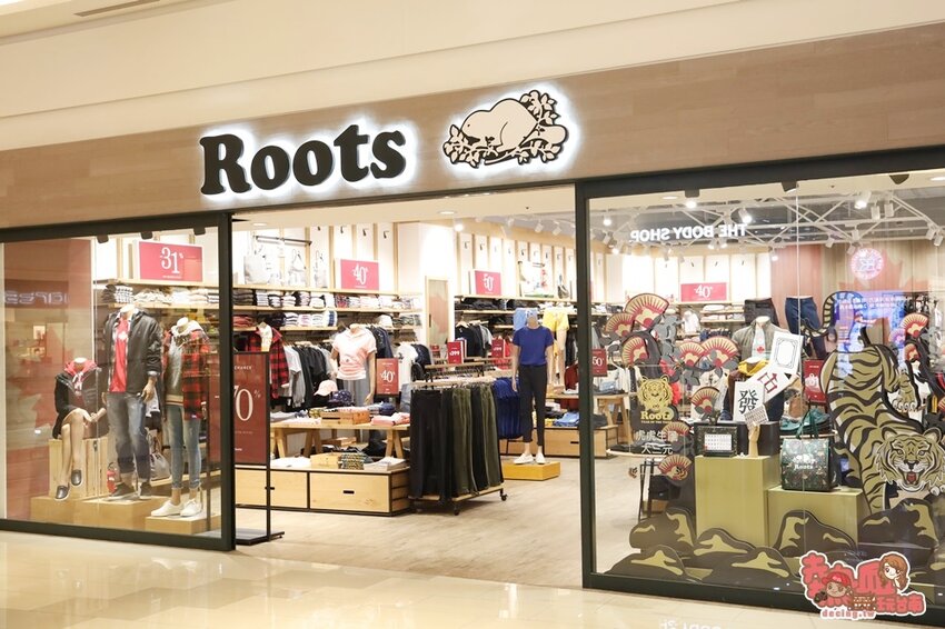 【高雄景點】全台最強美式生活Outlets！超過220間店家進駐，還有全台最大的VR虛擬實境樂園：SKM Park - 熱血玩台南。跳躍新世界