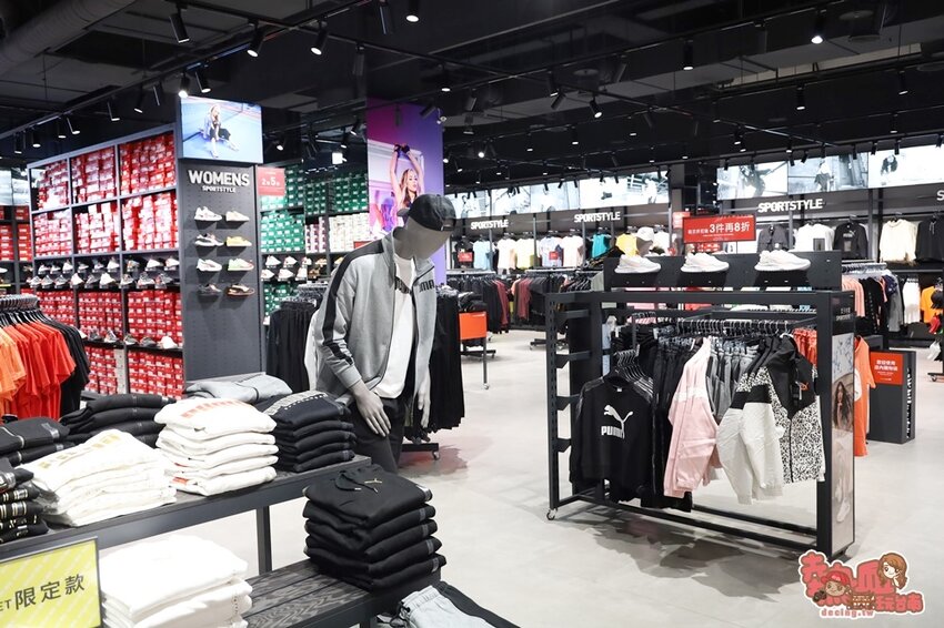 【高雄景點】全台最強美式生活Outlets！超過220間店家進駐，還有全台最大的VR虛擬實境樂園：SKM Park - 熱血玩台南。跳躍新世界