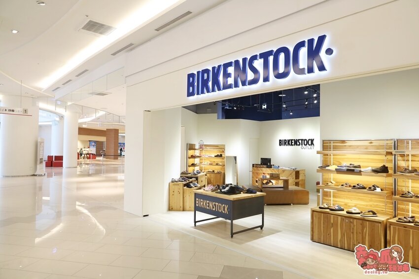 【高雄景點】全台最強美式生活Outlets！超過220間店家進駐，還有全台最大的VR虛擬實境樂園：SKM Park - 熱血玩台南。跳躍新世界