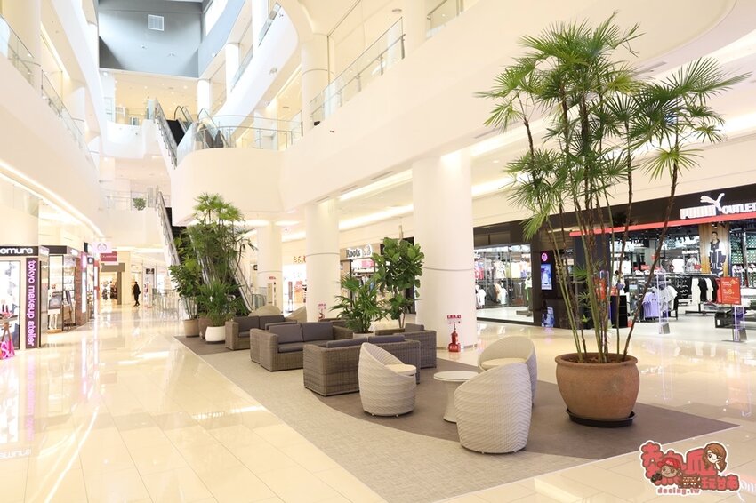 【高雄景點】全台最強美式生活Outlets！超過220間店家進駐，還有全台最大的VR虛擬實境樂園：SKM Park - 熱血玩台南。跳躍新世界