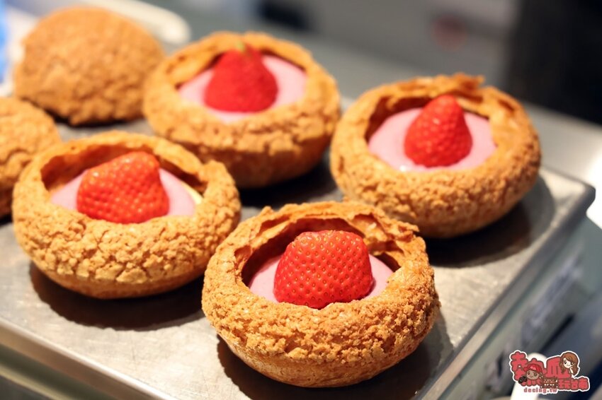 【高雄景點】全台最強美式生活Outlets！超過220間店家進駐，還有全台最大的VR虛擬實境樂園：SKM Park - 熱血玩台南。跳躍新世界