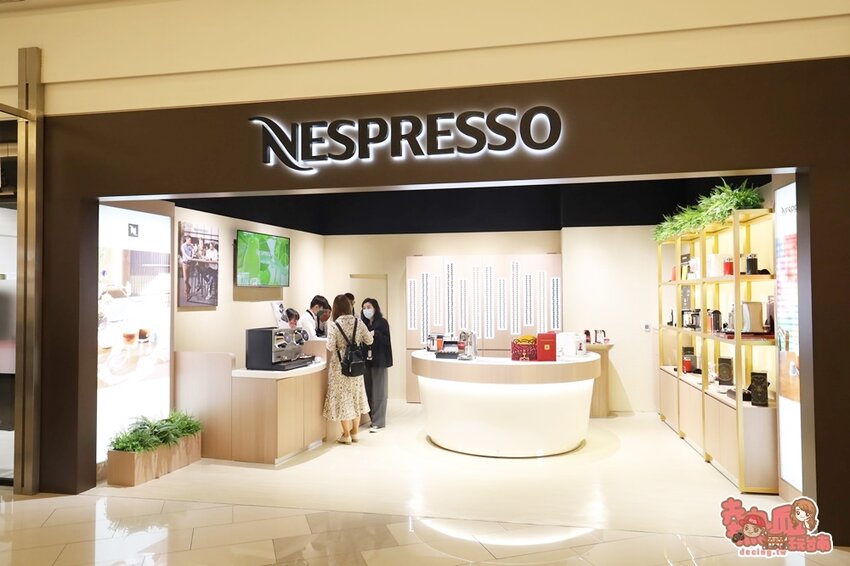 【高雄景點】全台最強美式生活Outlets！超過220間店家進駐，還有全台最大的VR虛擬實境樂園：SKM Park - 熱血玩台南。跳躍新世界