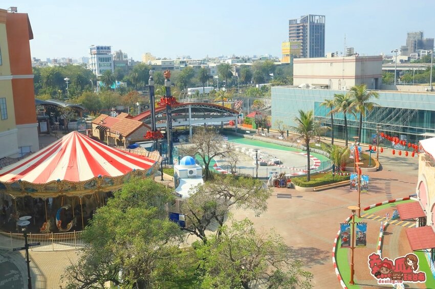 【高雄景點】全台最強美式生活Outlets！超過220間店家進駐，還有全台最大的VR虛擬實境樂園：SKM Park - 熱血玩台南。跳躍新世界