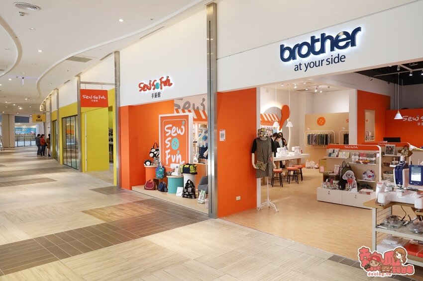 【高雄景點】全台最強美式生活Outlets！超過220間店家進駐，還有全台最大的VR虛擬實境樂園：SKM Park - 熱血玩台南。跳躍新世界