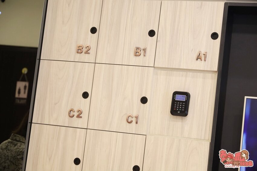 【台南民宿】台南安平全新包棟民宿！無人旅店進退房無接觸，還有免費KTV唱到飽：幸福拾光二當家 - 熱血玩台南。跳躍新世界