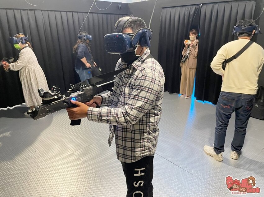 【高雄景點】全台最強美式生活Outlets！超過220間店家進駐，還有全台最大的VR虛擬實境樂園：SKM Park - 熱血玩台南。跳躍新世界