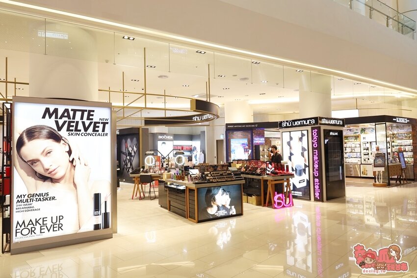 【高雄景點】全台最強美式生活Outlets！超過220間店家進駐，還有全台最大的VR虛擬實境樂園：SKM Park - 熱血玩台南。跳躍新世界