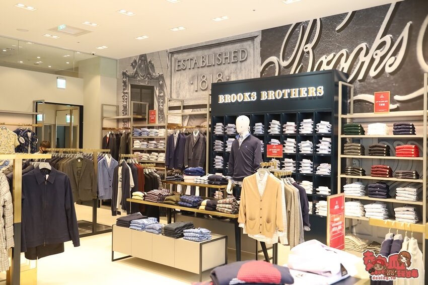 【高雄景點】全台最強美式生活Outlets！超過220間店家進駐，還有全台最大的VR虛擬實境樂園：SKM Park - 熱血玩台南。跳躍新世界