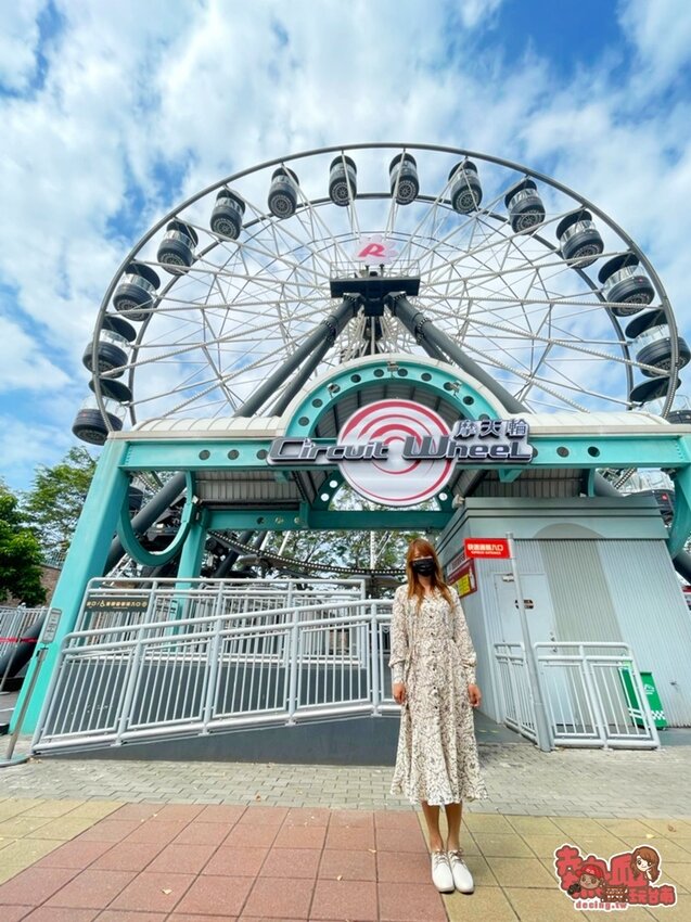 【高雄景點】全台最強美式生活Outlets！超過220間店家進駐，還有全台最大的VR虛擬實境樂園：SKM Park - 熱血玩台南。跳躍新世界