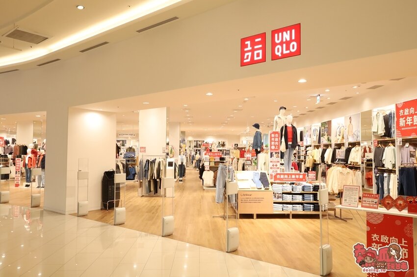 【高雄景點】全台最強美式生活Outlets！超過220間店家進駐，還有全台最大的VR虛擬實境樂園：SKM Park - 熱血玩台南。跳躍新世界