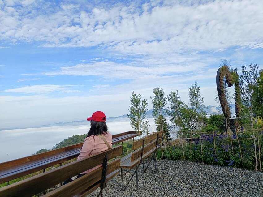 【台南.楠西區】伍龍登山口停車場直奔獵鷹尖+梅嶺一線天。住宿:玉井微風栩栩晴意天空