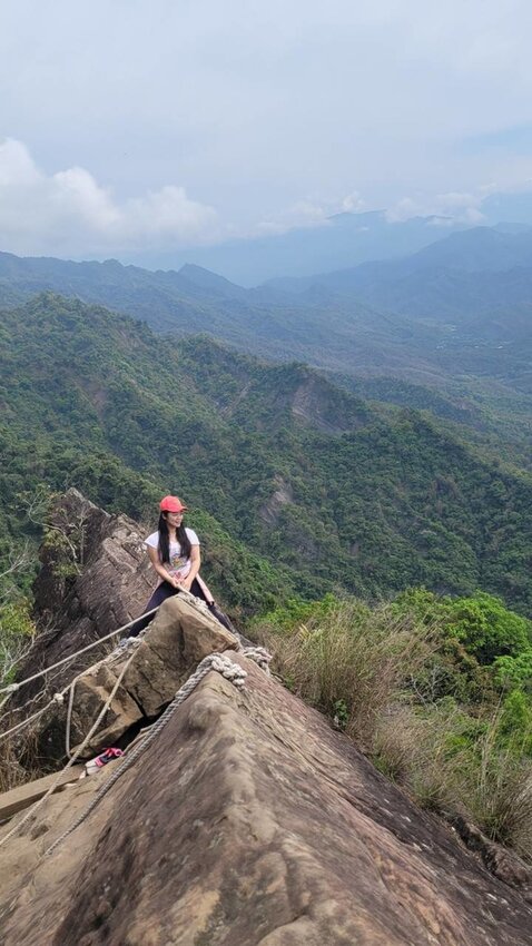 【台南.楠西區】伍龍登山口停車場直奔獵鷹尖+梅嶺一線天。住宿:玉井微風栩栩晴意天空