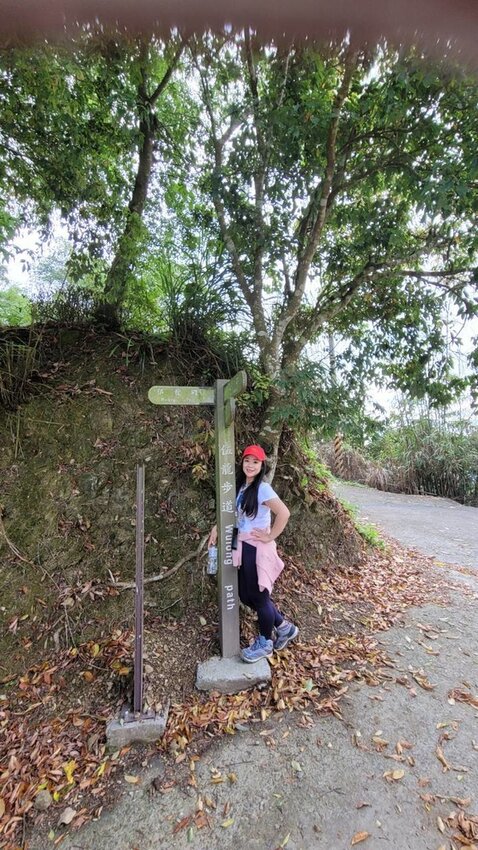 【台南.楠西區】伍龍登山口停車場直奔獵鷹尖+梅嶺一線天。住宿:玉井微風栩栩晴意天空