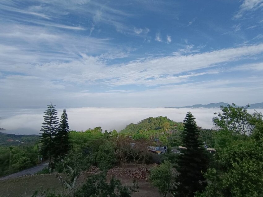 【台南.楠西區】伍龍登山口停車場直奔獵鷹尖+梅嶺一線天。住宿:玉井微風栩栩晴意天空