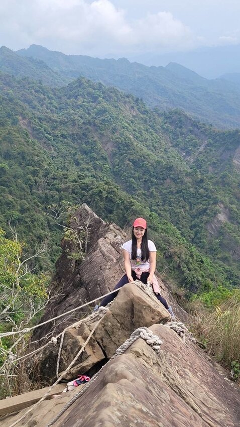 【台南.楠西區】伍龍登山口停車場直奔獵鷹尖+梅嶺一線天。住宿:玉井微風栩栩晴意天空