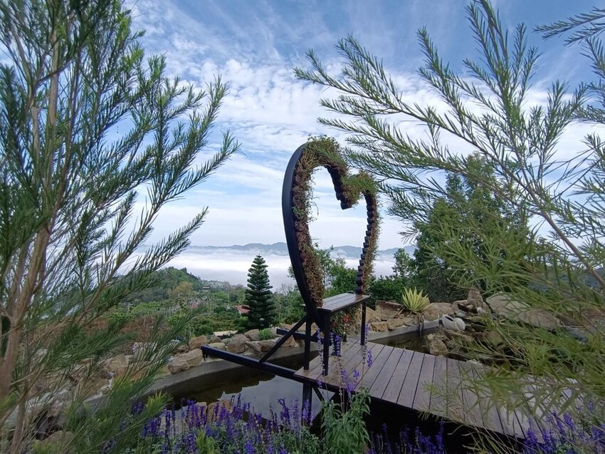 【台南.楠西區】伍龍登山口停車場直奔獵鷹尖+梅嶺一線天。住宿:玉井微風栩栩晴意天空