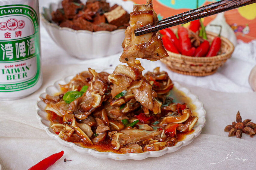 海裕芬嚕嚕姑滷 |宅配即食滷味禮盒，笑禮藏飽禮盒新品上市，一次吃到6種好吃的下酒菜，3/2~3/8用GOMAJI訂購消費即享5%回饋哦～ - 艾薇覓食趣