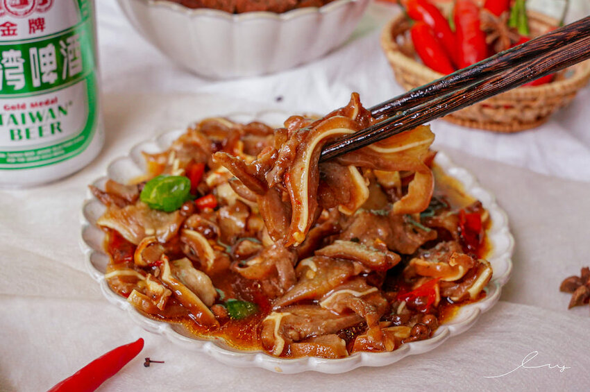 海裕芬嚕嚕姑滷 |宅配即食滷味禮盒，笑禮藏飽禮盒新品上市，一次吃到6種好吃的下酒菜，3/2~3/8用GOMAJI訂購消費即享5%回饋哦～ - 艾薇覓食趣