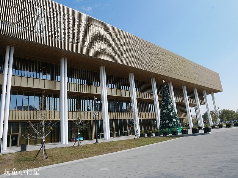 台南圖書館總館～閱之森公園遊戲場｜台南玩沙