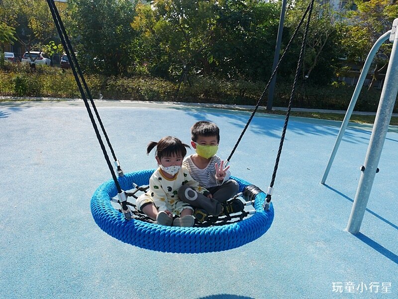 台南圖書館總館～閱之森公園遊戲場｜台南玩沙