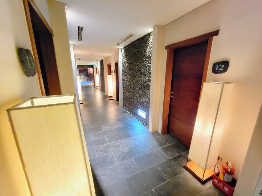 [旅遊]新北 烏來溫泉 泡湯同時欣賞窗外南勢溪河岸景觀 視覺與身心靈絕佳享受 馥蘭朵烏來渡假酒店 景觀湯屋