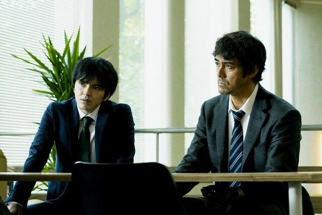 The movie posters & stills of 日本懸疑推理電影《那些得不到保護的人》(護られなかった者たちへ/In The Wake )will be launching in Taiwan from Apr 8, 2022 onwards.