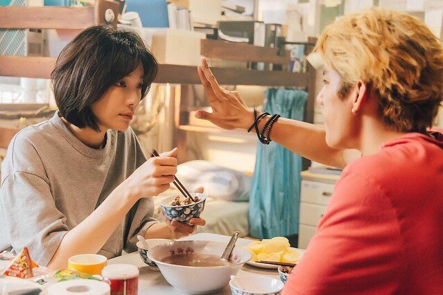 The posters & stills of Taiwan TV drama 2022公視年度喜劇《村裡來了個暴走女外科》(Mad Doctor) will be launching from May 7, 2022 onwards.