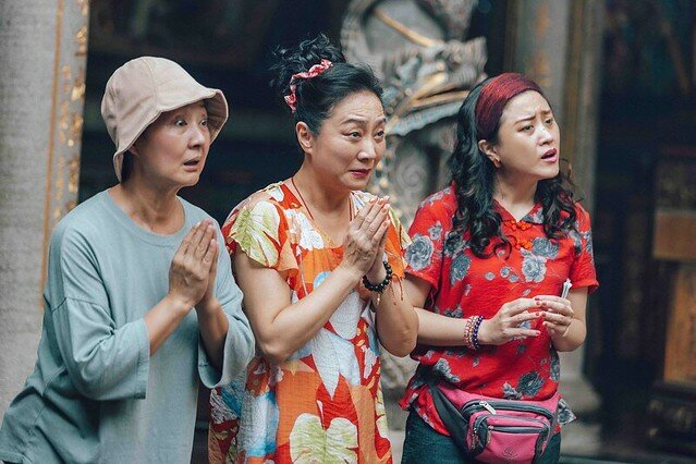 The posters & stills of Taiwan TV drama 2022公視年度喜劇《村裡來了個暴走女外科》(Mad Doctor) will be launching from May 7, 2022 onwards.