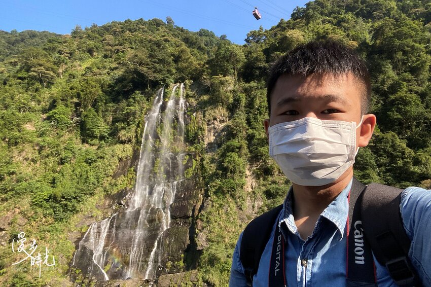 新北景點／烏來老街與烏來瀑布－原民特色山產小吃、烏來台車、溫泉街玩透透