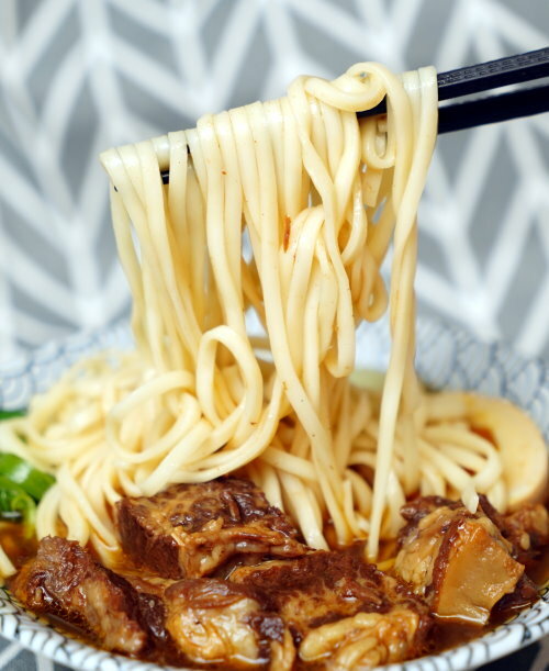 網購紅燒牛肉麵料理包5間品牌評比.混董創食、皇家傳承、晶華酒店、台北國賓、台北萬豪大PK!