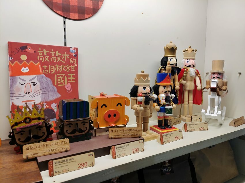 【南投親子景點】敲敲木工房．免門票、好停車，超好玩木製DIY手作體驗!