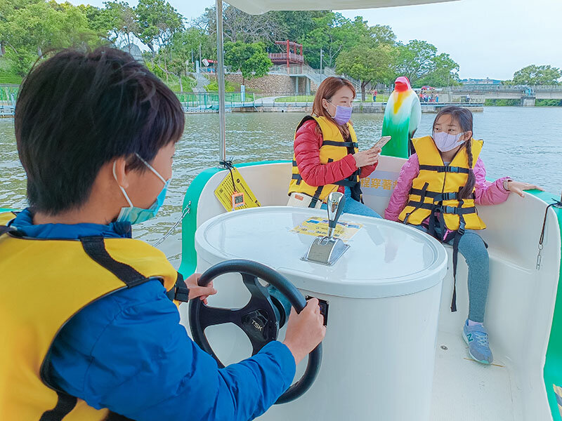 新竹青草湖 | 天鵝船遊湖，SUP立式水上活動市民享$100折扣外縣市折$50