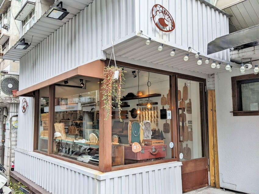 喵到了！迎春慶，五倍夠力，買不停｜五倍券還沒用完嗎？最優惠的活動在東區統領商圈！發票登錄活動就抽PS5！東區逛街推薦、五倍券優惠推薦 - 佛系旅遊筆記