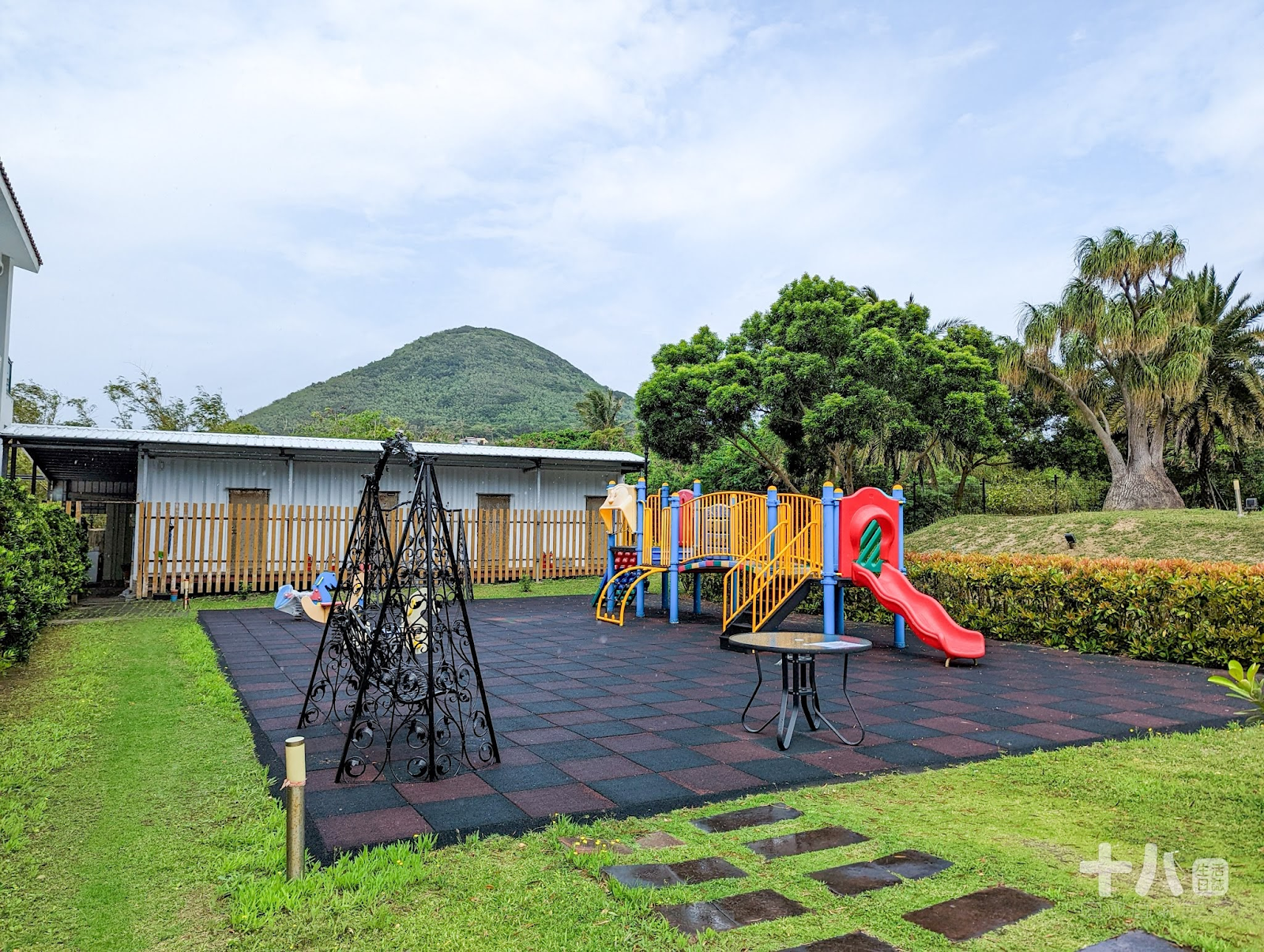 【屏東墾丁旅遊】椰林海灘文旅｜與好友一起享受海景villa，三十秒即到海灘！包棟民宿、親子民宿（2022/07/31前訂房輸入折扣碼享９５折）