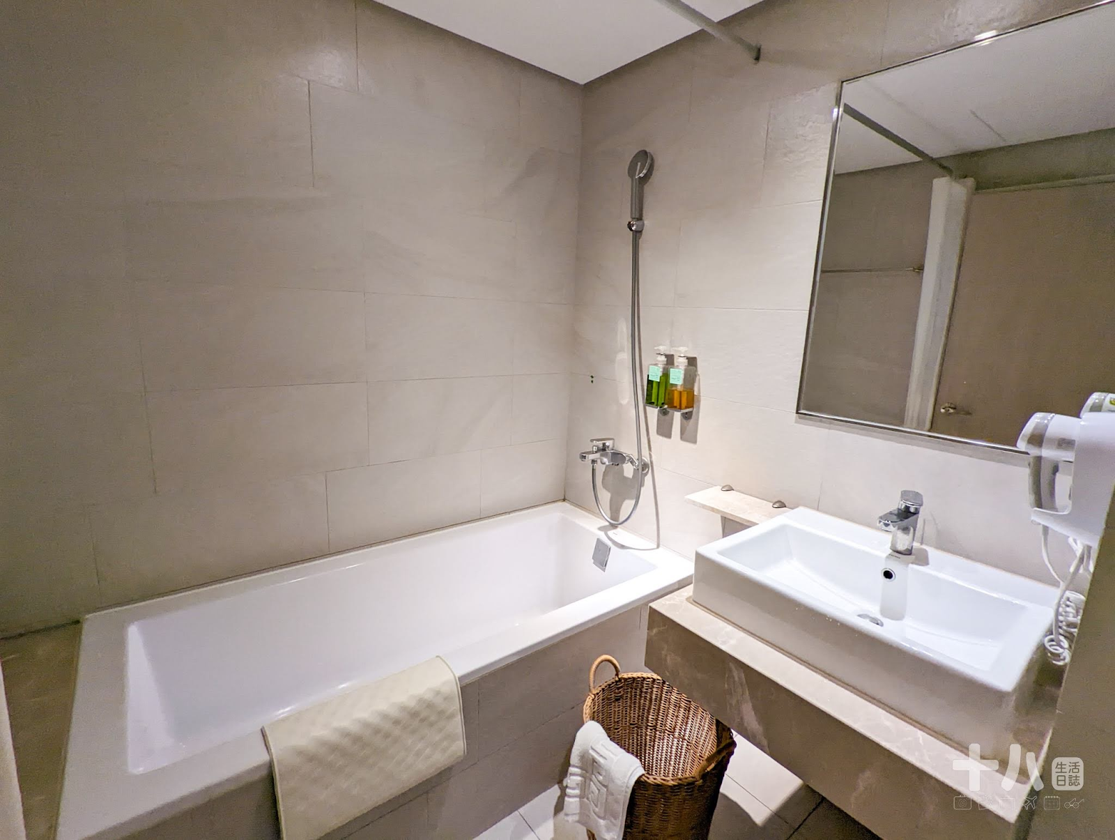 【屏東墾丁旅遊】椰林海灘文旅｜與好友一起享受海景villa，三十秒即到海灘！包棟民宿、親子民宿（2022/07/31前訂房輸入折扣碼享９５折）