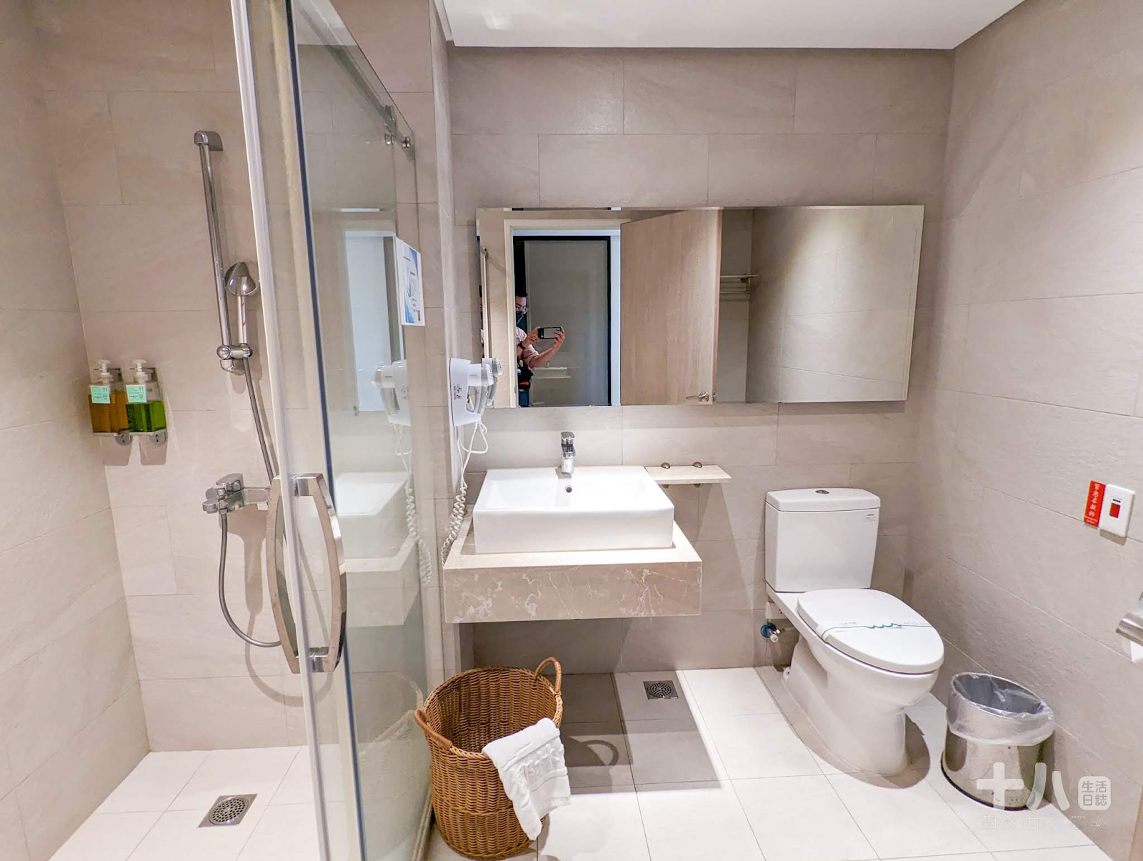 【屏東墾丁旅遊】椰林海灘文旅｜與好友一起享受海景villa，三十秒即到海灘！包棟民宿、親子民宿（2022/07/31前訂房輸入折扣碼享９５折）