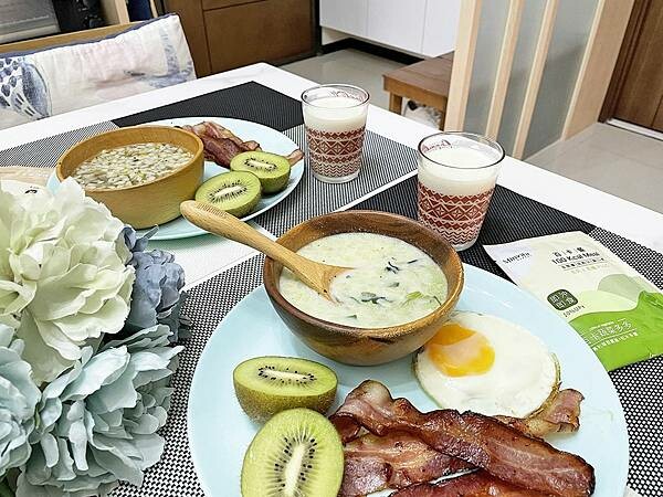 宅配美食開箱│MinVita百卡粥:營養師高敏敏親自研發-維他營養專科百卡餐,飲食控制神隊友,補充身體所需營養,又能控制熱量攝取|高飽足感、高營養價值、減重代餐吃得更健康