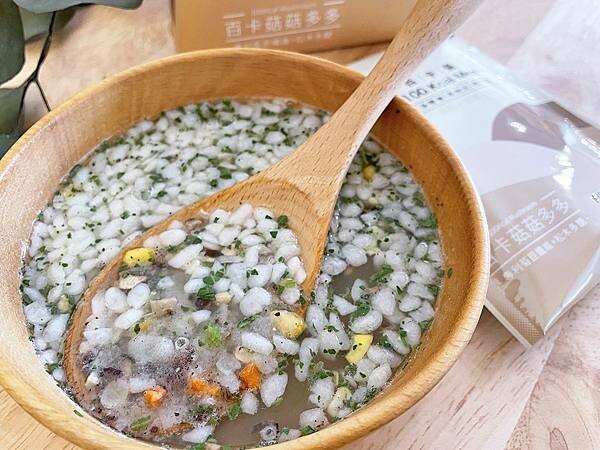 宅配美食開箱│MinVita百卡粥:營養師高敏敏親自研發-維他營養專科百卡餐,飲食控制神隊友,補充身體所需營養,又能控制熱量攝取|高飽足感、高營養價值、減重代餐吃得更健康│蔬菜多多、菇菇多多、