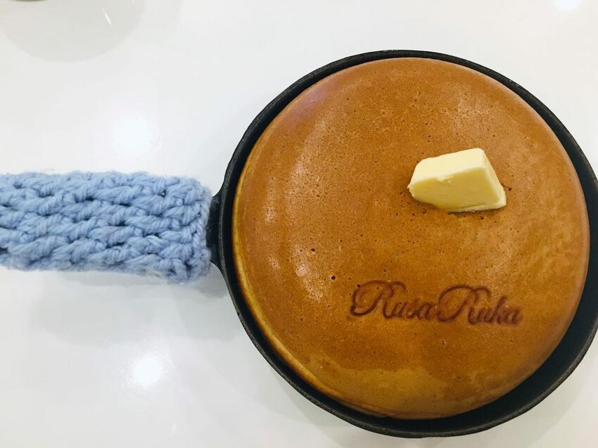 自由之丘必吃鬆餅!!宛如從繪本跳出來的鐵鍋鬆餅,還有免費添鬆餅服務的Rusa Ruka