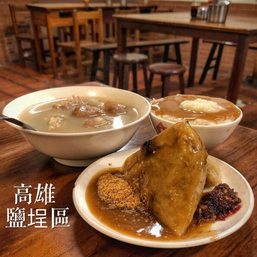 愛河景點 | 愛河美食,郭家肉粽只賣肉粽、碗粿、和四種湯品,但越是簡單的料理,越能看到店家功力。