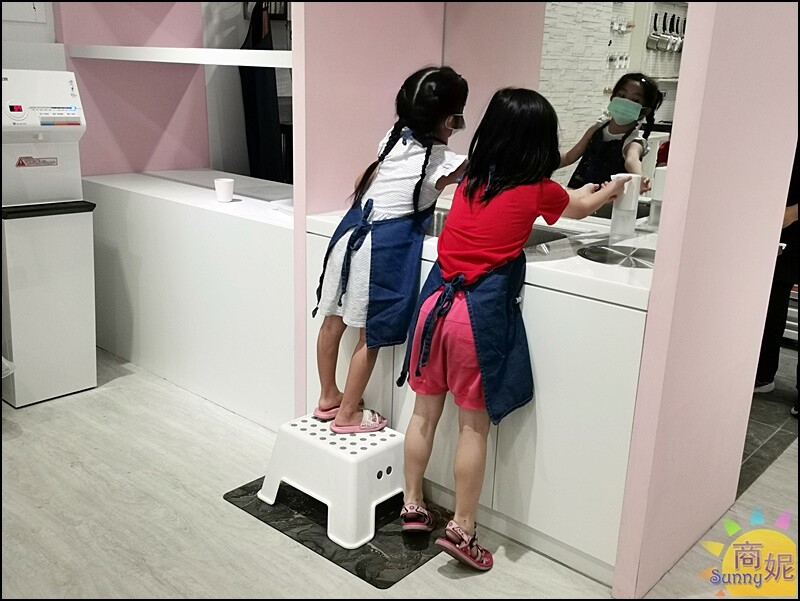 花時間。玩烘焙不必花大錢!親子一起做蛋糕好好玩.獨家天使雪卷一定要預約-商妮吃喝遊樂